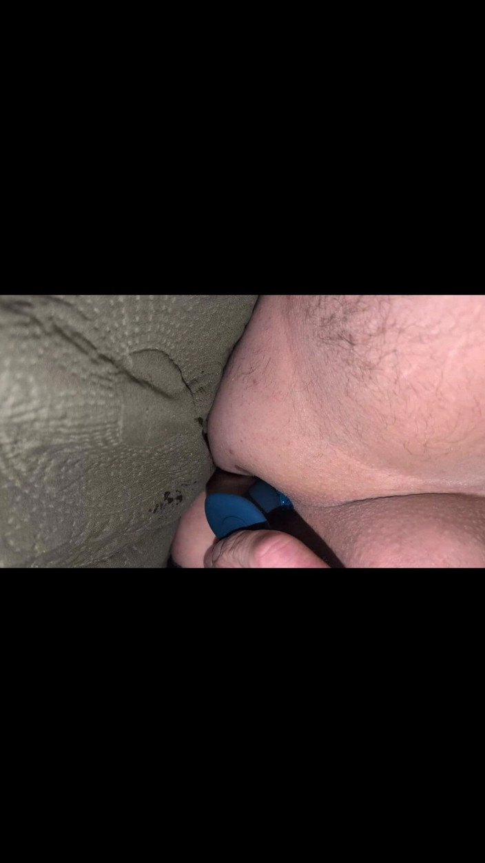 Satinv: Dildo w mojej dupie