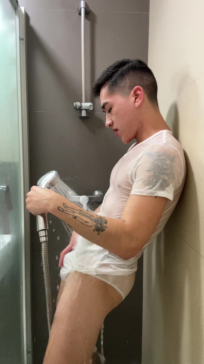 Johnny Hakson: Mandi bareng yuk, sayang?