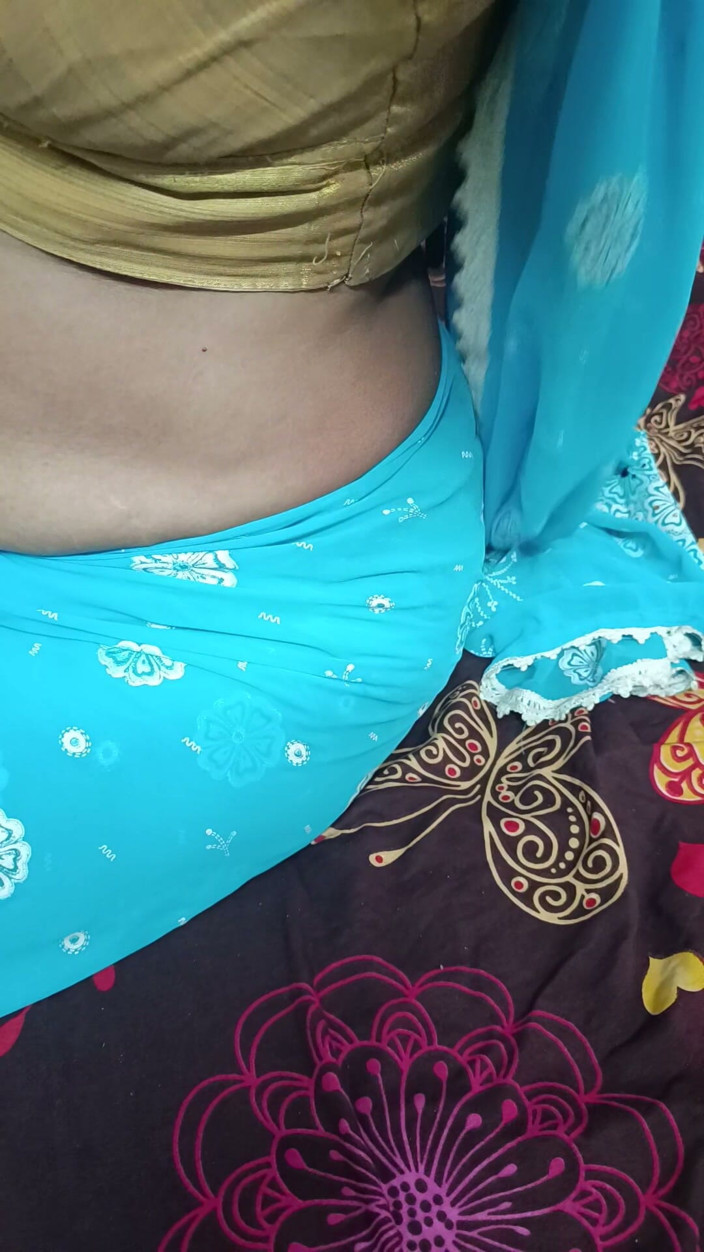 Desigirlsiri: Desi India tante neukt met huiseigenaar voor het betalen van...