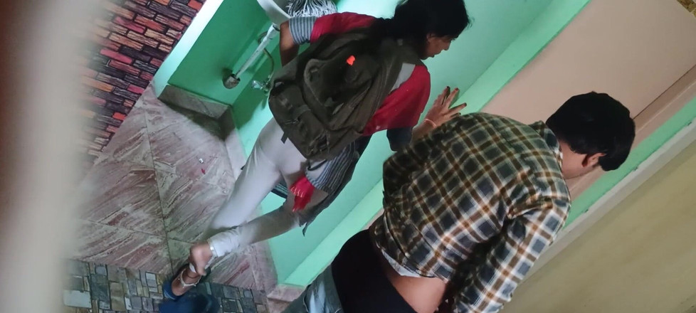 Bobbypranav: Pasangan kolej India muda berkongkek selepas kelas bunking