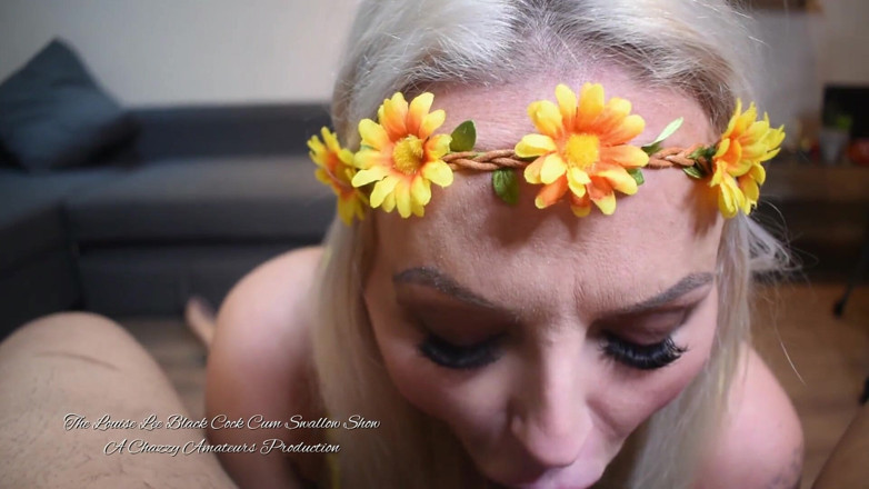 Cheeky UK girls: Louise Lee cum swallow show