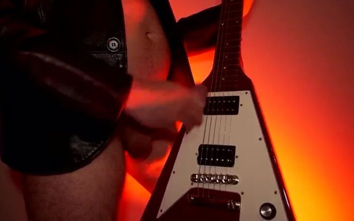 Hectortoro: Homo speelt gitaar
