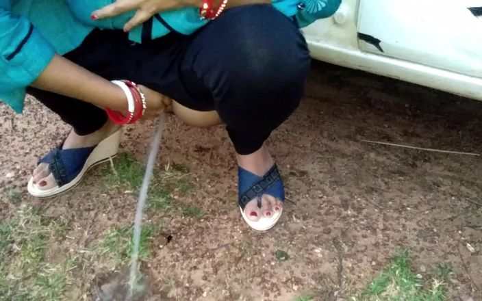 Step Mummy Sonali: Indian couple fucking in Forest outside the Car