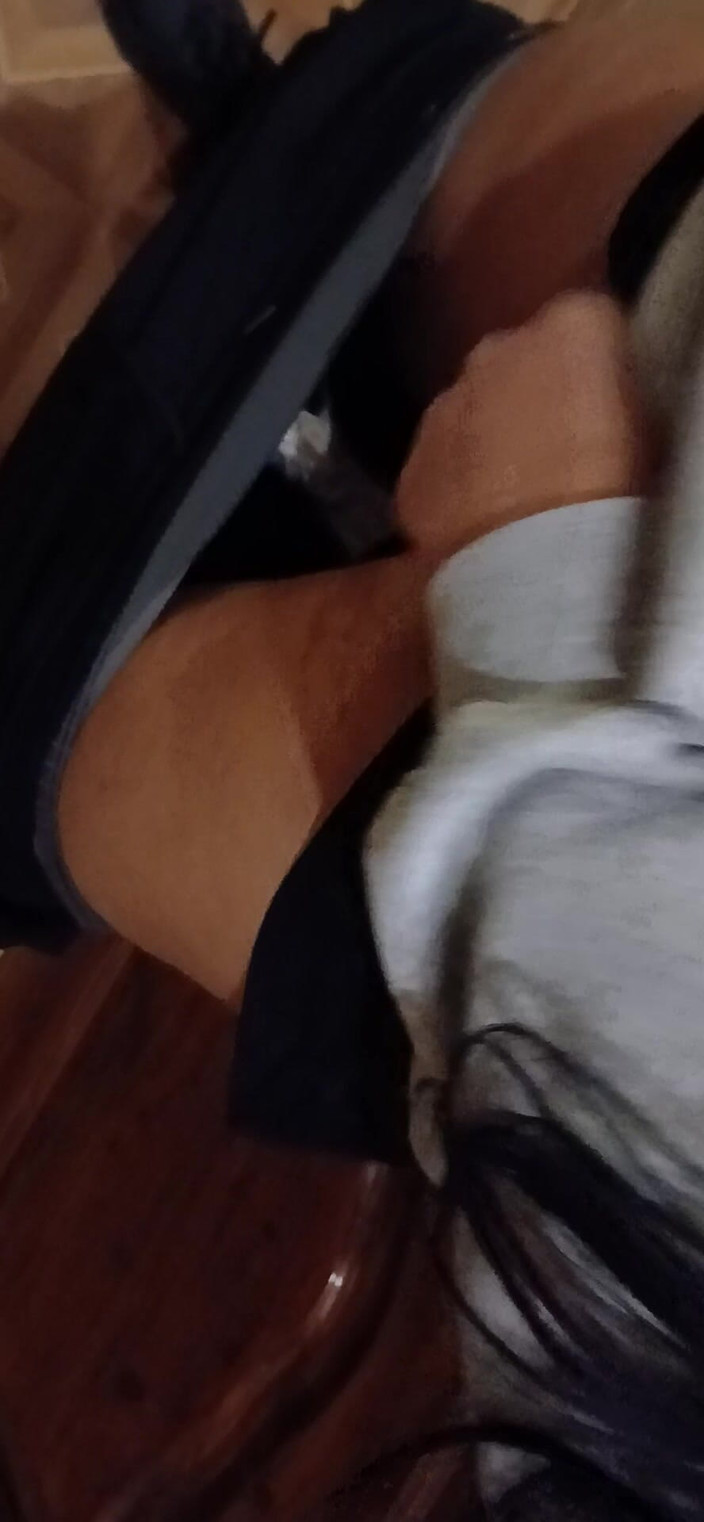 Lesbian-candys: 우리는 대학 복도에서 위험하게 딸딸이