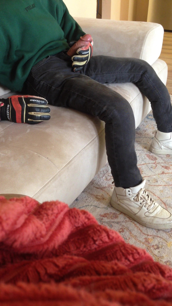 cd_aysemmm: 배다른 아들 따먹는 걸 봤는데 도와달라고 부탁했어