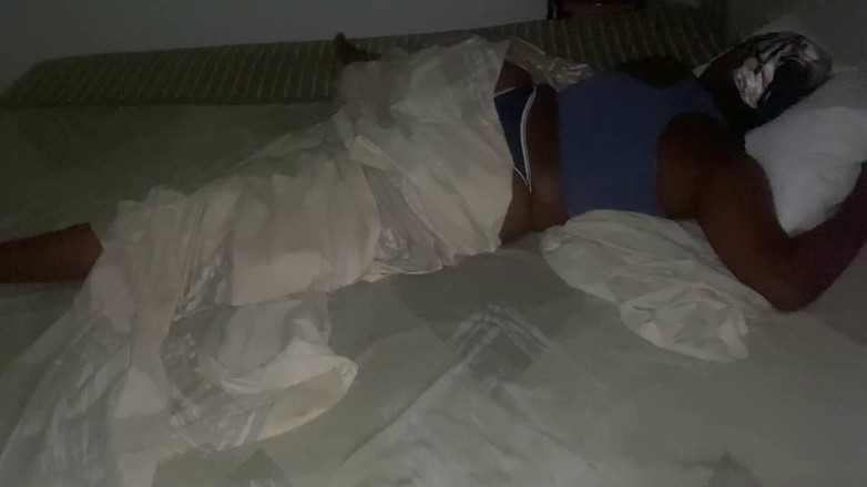 olivercastelistar: Aku hampir crot di dalam ibu tiriku