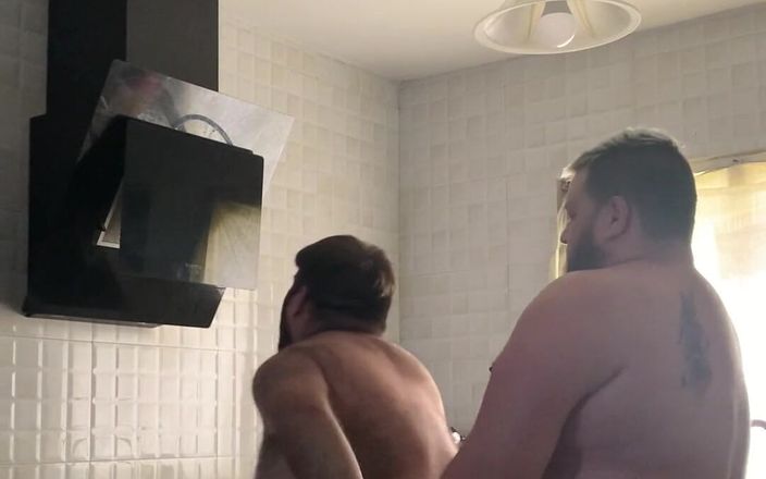 Ksanchez1203: Encuentro con compadre eljodedor31 en la cocina