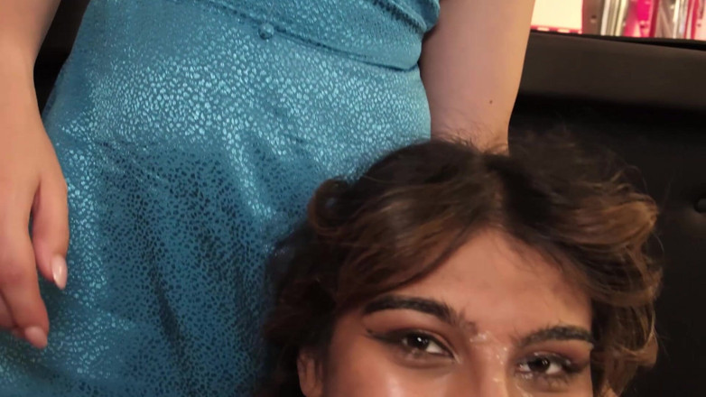 RealPunting: Pakistani Bar Maid Does Whole Pub