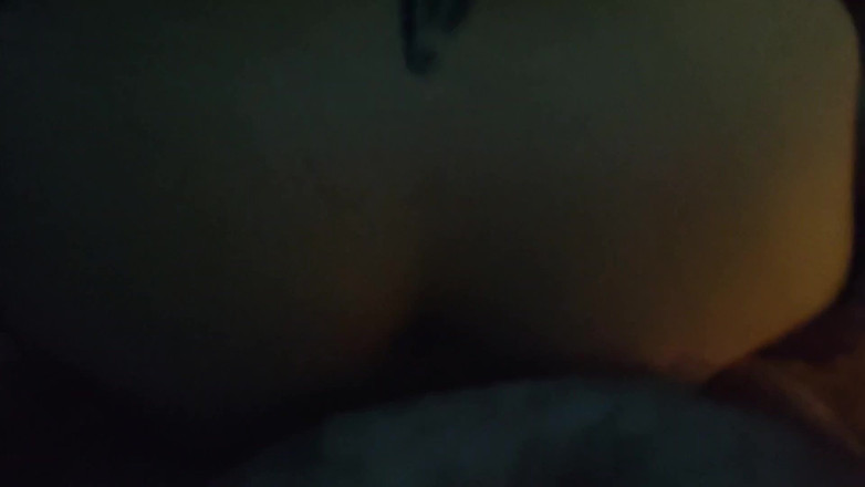 JelaiBora: Tôi thích khi anh ấy đụ tôi mạnh bạo từ phía sau...