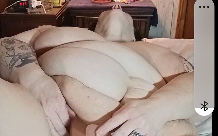 HerculesnVENUS: Chcete svázat moje velká prsa v vědět a dát jí...