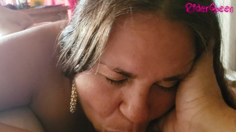 Riderqueen BBW Step Mom Latina Ebony: Sexy manželka svádí paroháčského manžela a kouří