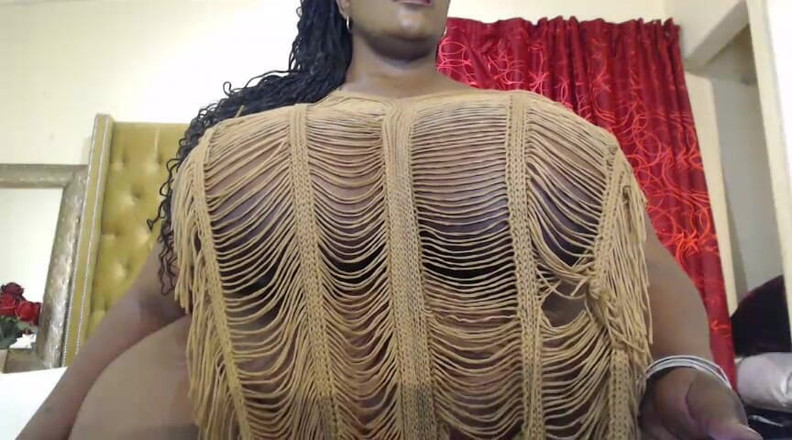 Legendary Booty Overdose: Murzynka BBW podskakuje jej grube cycki