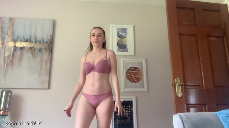 SophiaSmithUK: Cute high kicks