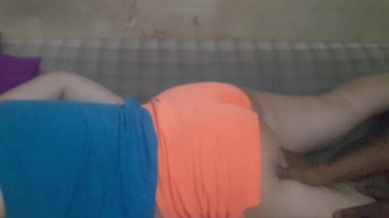 Angelina pop: Vestido de noiva de uma mulher com uma banda da...