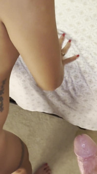 Sudut pandangan pertama MILF pinay menarik doggy dengan creampie drip - Lexxi Wett
