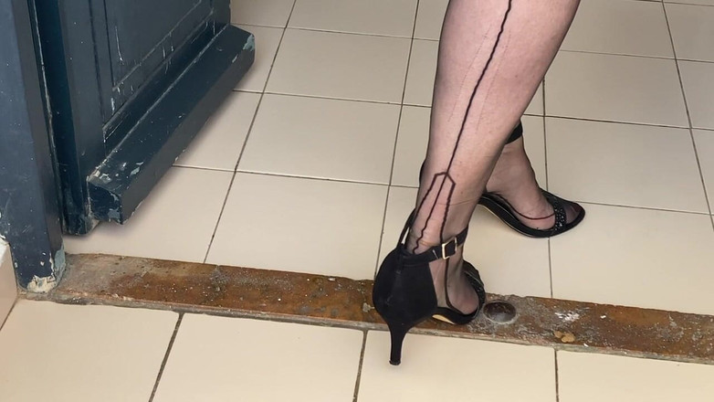 Aunty Sandra vintage girdle queen: 素晴らしいオープンカラーのガードル姿のサンドラおばさん