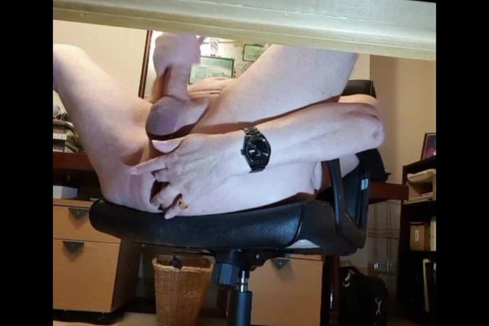 Alan in London studio: Masturbando novamente em primeiro plano 2