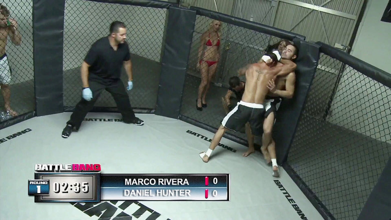 Super boobs LTG: Brunetka Lexi Summers z naturalnymi cyckami zostaje zerżnięta na ringu