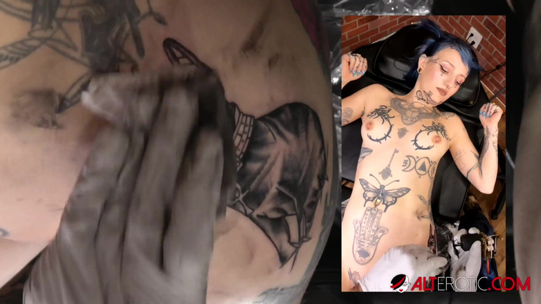 Alt Erotic: River Dawn Ink wird neu tätowiert und wird dann von...