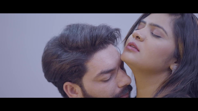 Triflicks: bos ne apne karmachaari ki patni ko seks karne ke...
