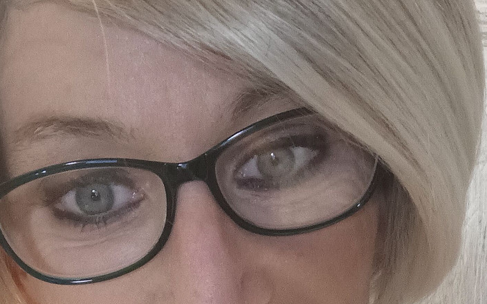 Longtoes45: Sklavin laufende klappe