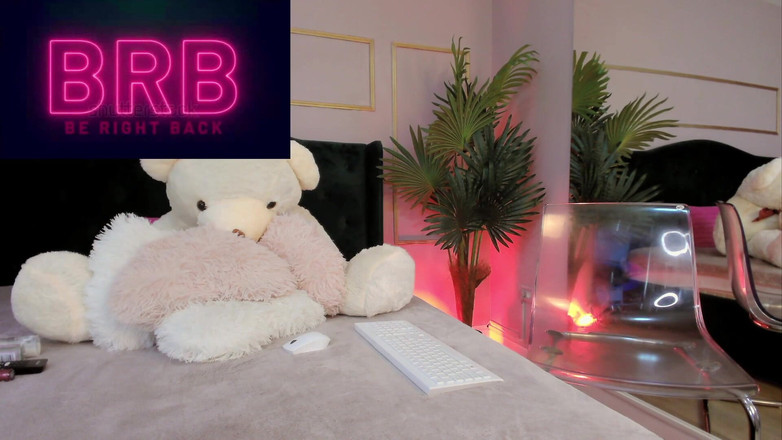 KirraWhite: La matrigna kirra si sveglia per l'anale