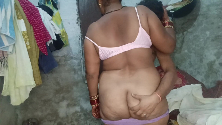 Yourgeeta8899: Мачехе вылизал ее киску пасынок и жестко трахнул ее задницу.