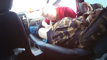 Zona901: A friend gives me pleasure in the car