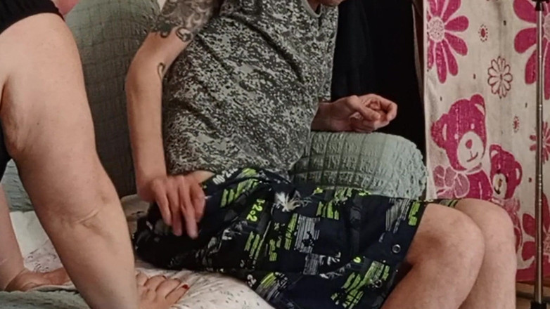 Zona901: Komşu işten sonra yarak emiyor ve ağzına bir kısmını boşaltıyor