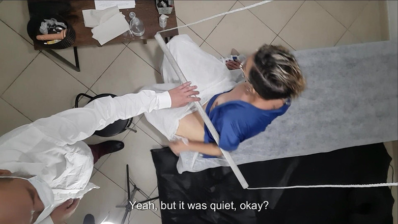 Gabi SweetCouplesStories: Bệnh nhân đến gặp bác sĩ phụ khoa nhưng bị hứng...