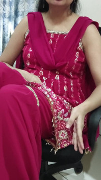 Cumnatul a oferit plăcere indiencei desi bhabhi cu pula lui