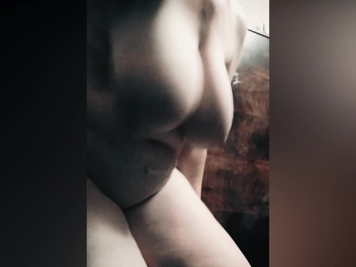 Mr_geenx: 真正的继母 - 丰满的57岁熟女amara独自在家等待被性交