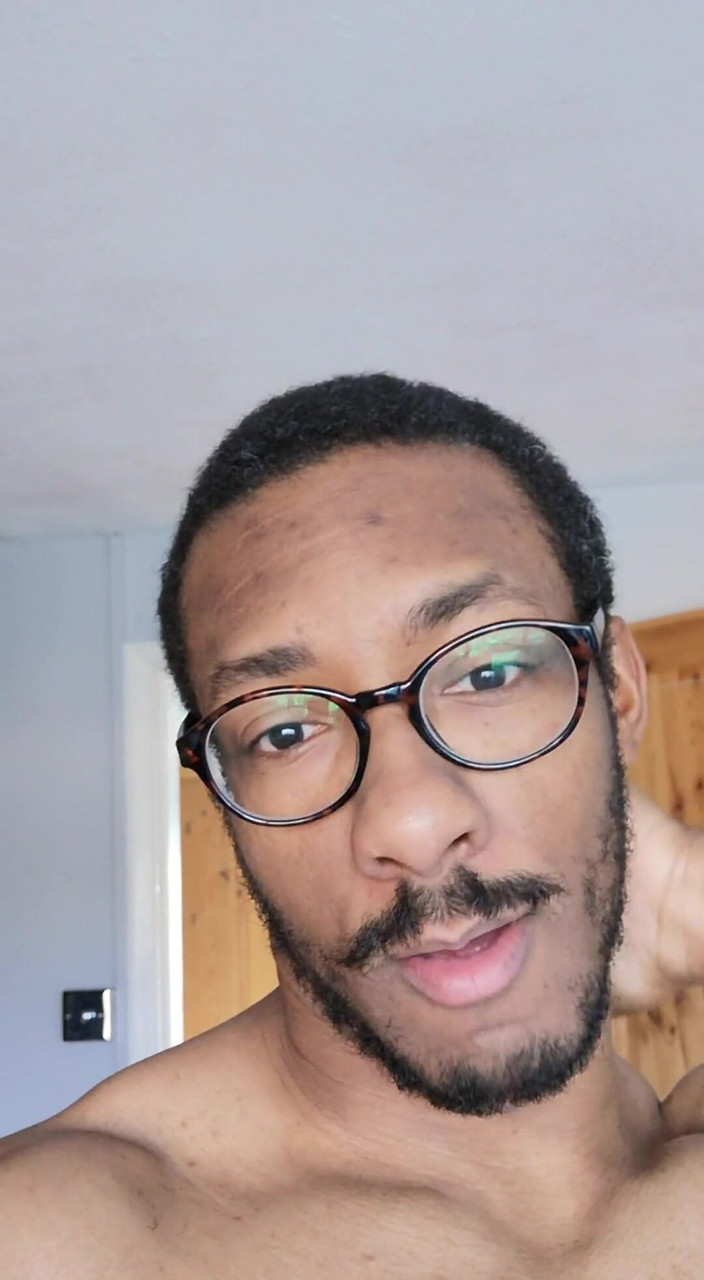 Amadeus: Нижня білизна поступається переможцю, якщо ваше ім'я користувача закінчується в 791 msg me pls