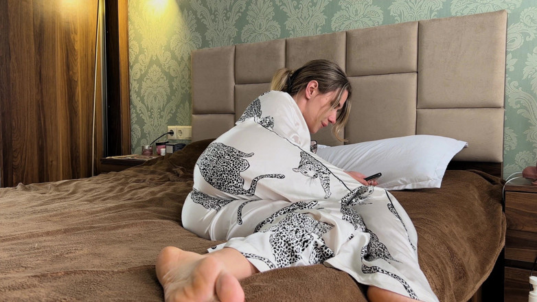 Mrs Peachesxx: Ignorerar pruttar framför dig | Lukta mina pruttar