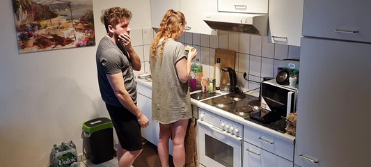 VioletaSecrets: Hardcore rucha moją nastoletnią przyrodnią siostrę przed przyjazdem gości imprezy...