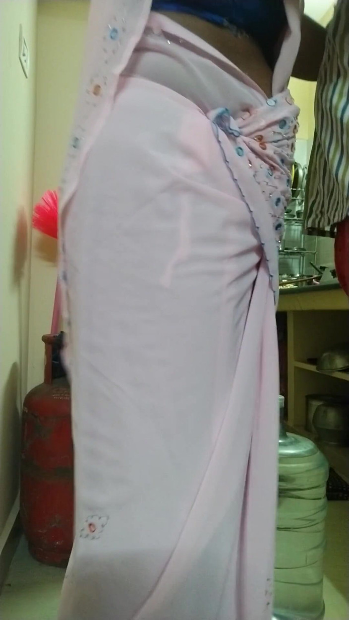 Saranya: Watercan Boy Fuck