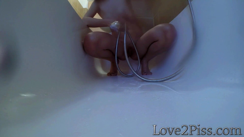 Love 2 Piss: A short pee, and cleaning up