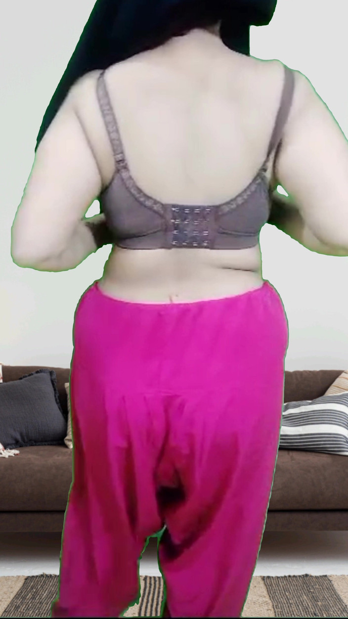 TestyFoundation: Ліванська дівчина в хіджабі дезі сексуальна показує великі цицьки