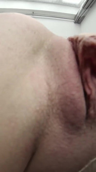 La blonde Gabie - facesitting en bas nylon