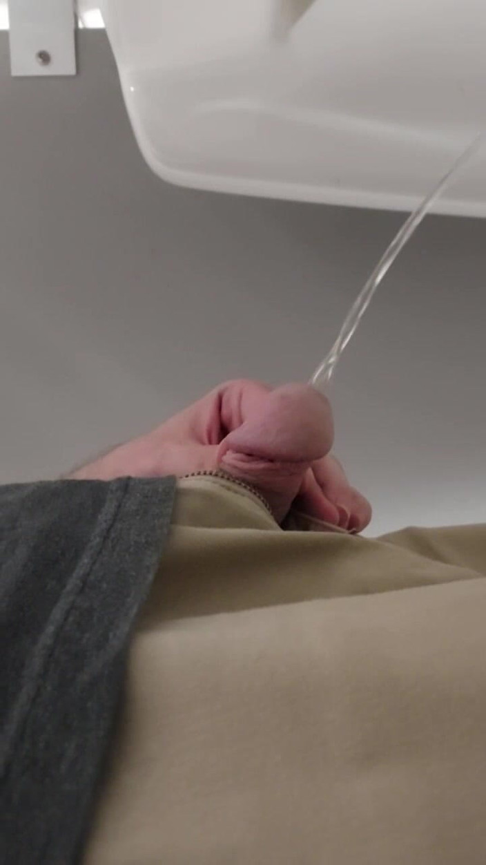 CosmicKastaway: Chcaní na čerpací stanici