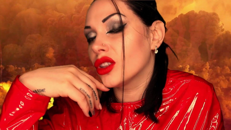 Goddess Misha Goldy: Inside of a Devil! Devour Fetish!