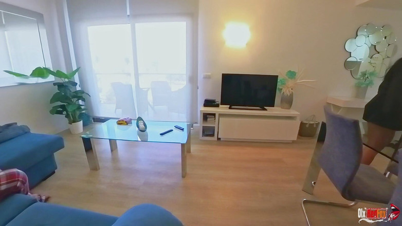 OlxRedFox: 배다른 아들의 자지 위에 앉은 새엄마