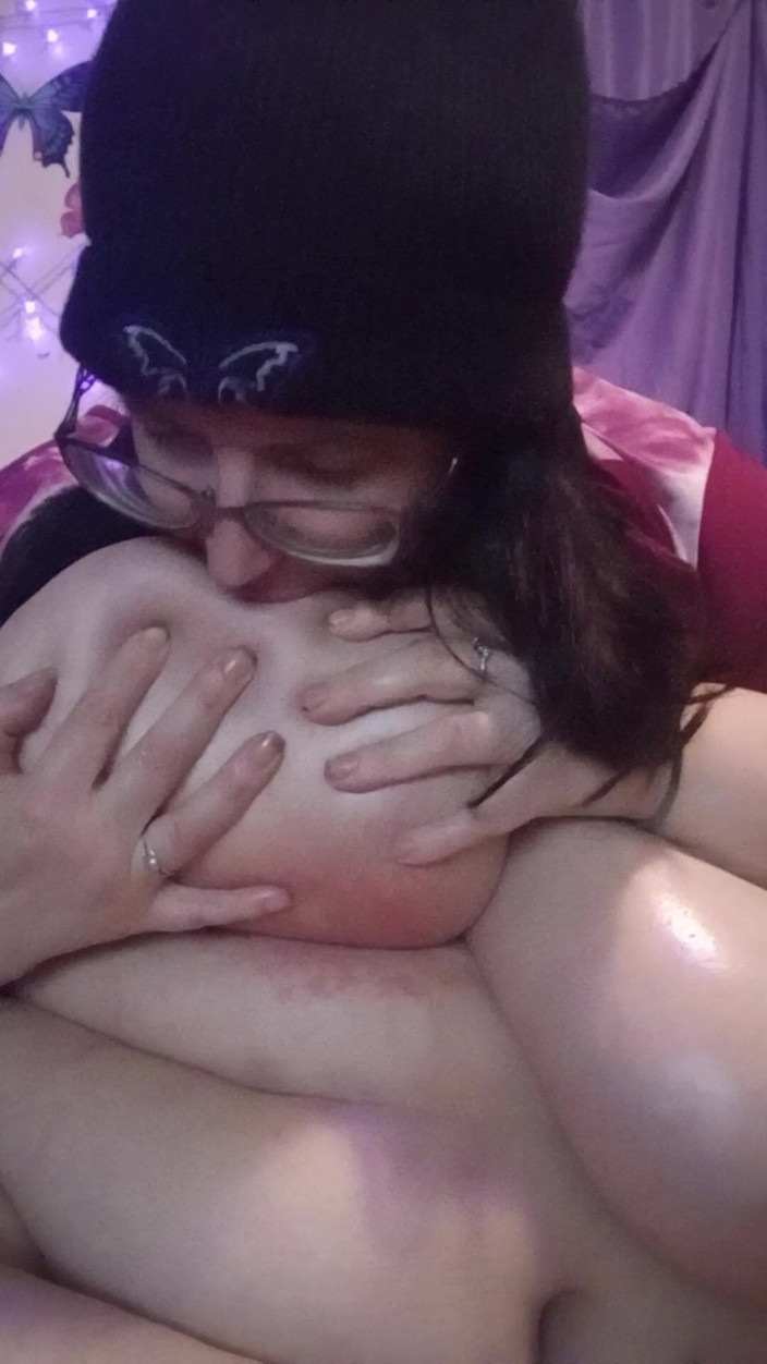 AlliKat78: Toket n puting cocktease