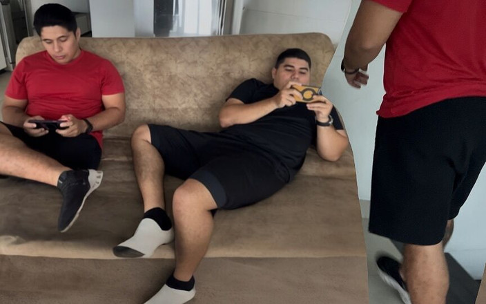 NamiQsein: Istri sahabatku menggodaku