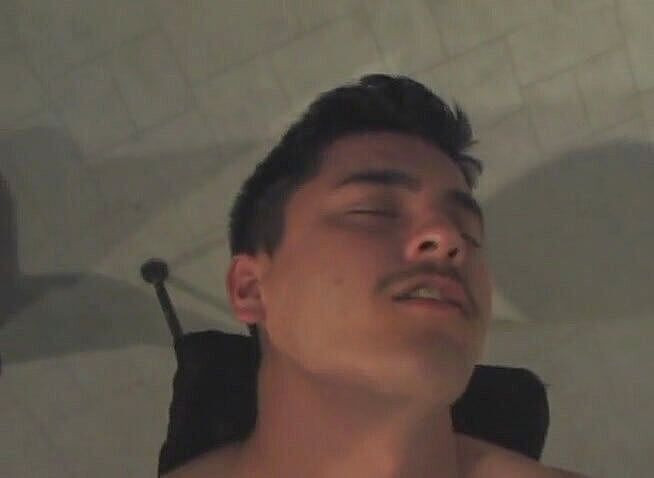 Bareback TV: 2人の若い男との異人種間ゲイセックス