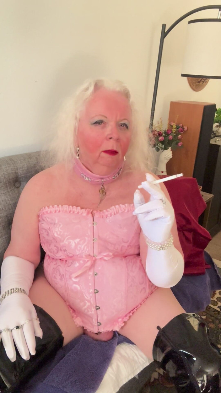 Constance: Różowa czystość