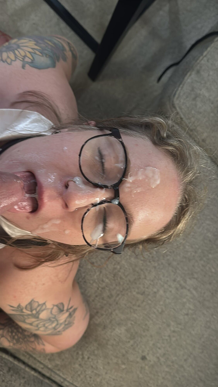 Daddy Pierz: Inocente chica universitaria es demolida por papi Ella sabe ahora...