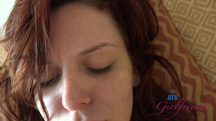 ATK Girlfriends: Il cazzo è troppo grande per emma