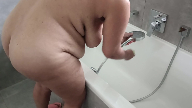 Natural-Woman-Silke: Nagie prace domowe