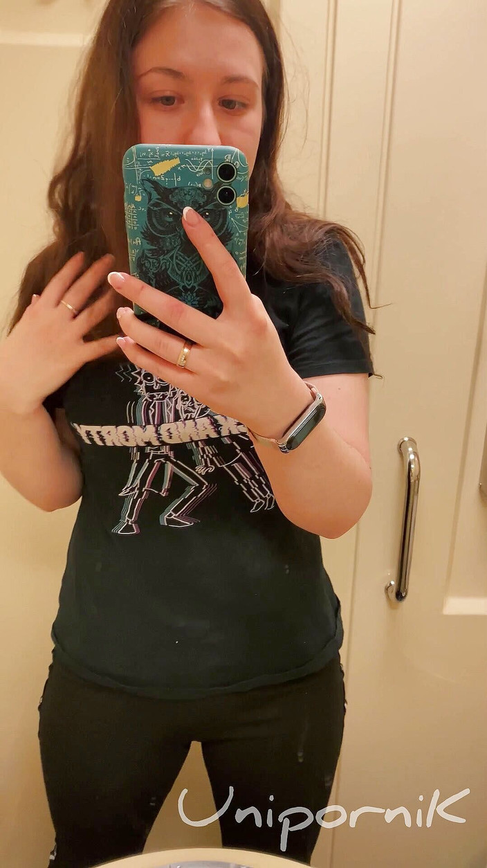 UniporniK: Ho fatto squirtare sul treno!- UniporniK